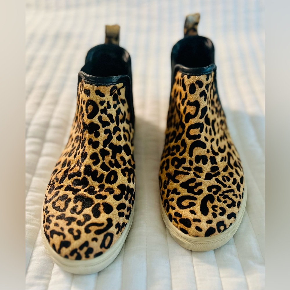 Steve Madden Leopard Print Sneaker, Size 8B, Pull-on, Hightop